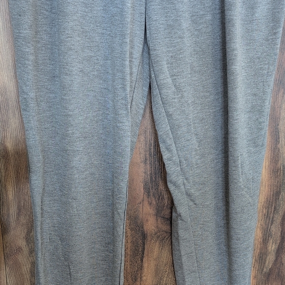 HUE Gray Lounge Pants Stretch Waist Joggers 1X W215 - Picture 3 of 9